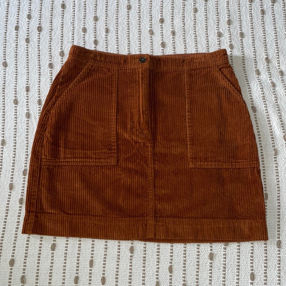 Gap mini corduroy skirt size 6